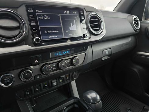 Used 2021 Toyota Tacoma TRD Sport w/ Technology Package image 31