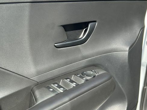 Used 2025 Hyundai Kona SE AWD/4WD image 21