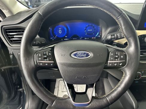 Used 2022 Ford Escape Titanium w/ Titanium Elite Package AWD/4WD image 5