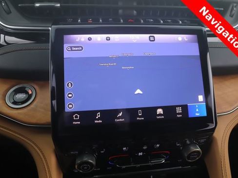 Used 2025 Jeep Grand Cherokee L Summit image 5