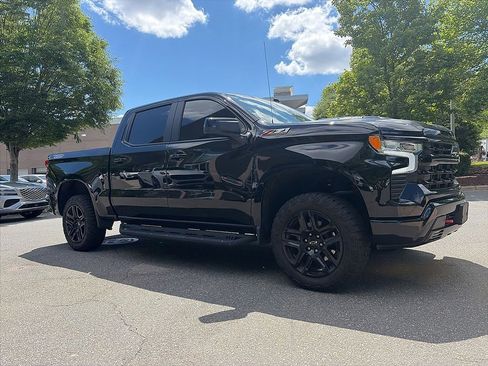 Used 2024 Chevrolet Silverado 1500 LT Trail Boss w/ Convenience Package II AWD/4WD image 3