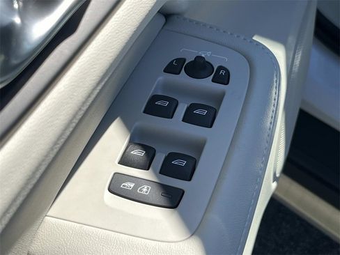 New 2026 Volvo V60 B5 Cross Country Ultra w/ Climate Package image 21