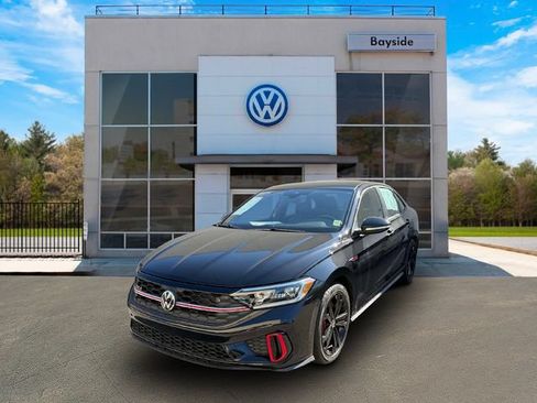 Certified 2022 Volkswagen Jetta GLI Autobahn w/ GLI Black Package FWD image 4