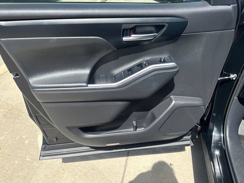 Certified 2025 Toyota Highlander XSE AWD/4WD image 11