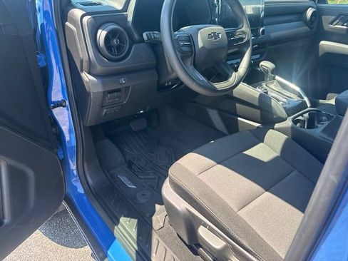 Used 2025 Chevrolet Colorado Trail Boss w/ Midnight Edition AWD/4WD image 12