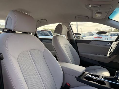 Used 2017 Hyundai Sonata SE image 33