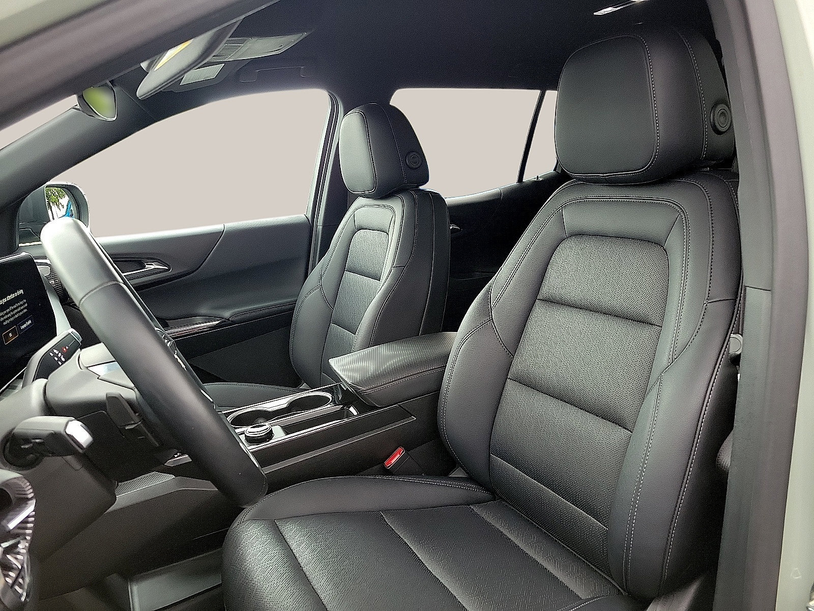Used 2026 Chevrolet Equinox LT w/ Convenience Package II FWD image 11