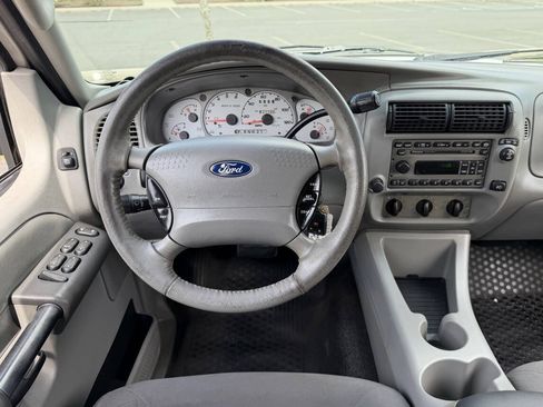 Used 2003 Ford Explorer Sport Trac XLT RWD image 17