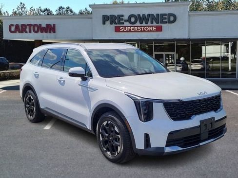 Used 2024 Kia Sorento S FWD image 1