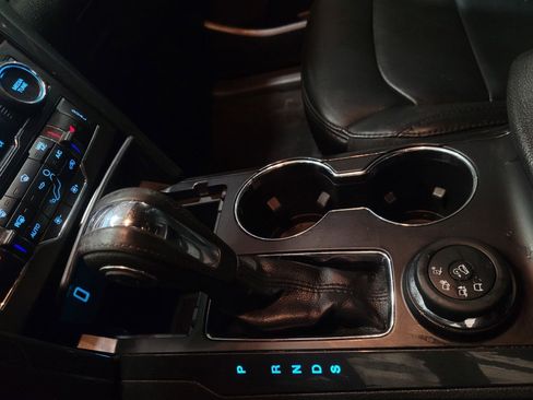 Used 2018 Ford Explorer XLT w/ Equipment Group 202A image 26