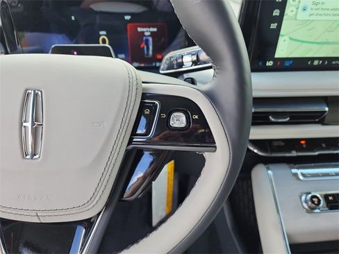 New 2025 Lincoln Aviator Reserve w/ Luxury Package image 25