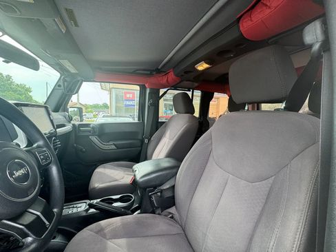 Used 2015 Jeep Wrangler Unlimited Sport AWD/4WD image 12