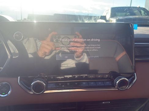 New 2026 GMC Canyon AT4 w/ Technology Plus Package AWD/4WD image 18