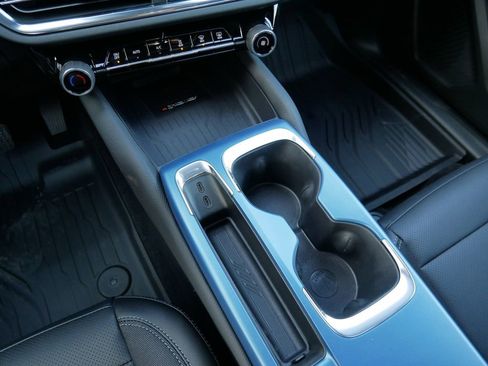 New 2026 Chevrolet Equinox EV LT image 24