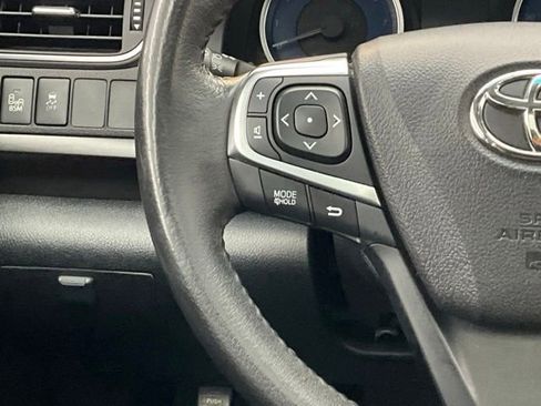 Used 2017 Toyota Camry XLE w/ Moonroof Package FWD image 16