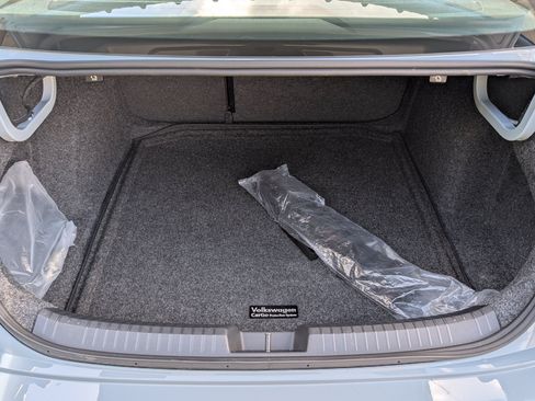 Used 2025 Volkswagen Jetta SE w/ Sunroof Package FWD image 19