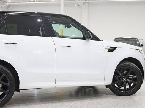 Used 2025 Land Rover Range Rover Sport Dynamic SE AWD/4WD image 12