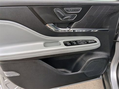 Certified 2022 Lincoln Corsair Reserve w/ Elements Package image 11