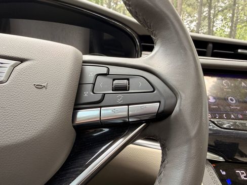 Used 2025 Cadillac XT6 Premium Luxury w/ Technology Package FWD image 26