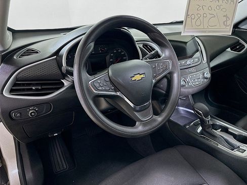 Used 2023 Chevrolet Malibu LT image 9