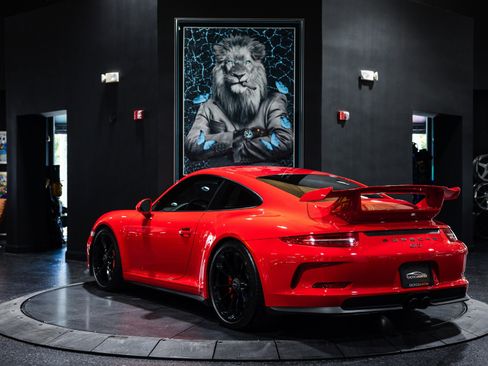 Used 2014 Porsche 911 GT3 image 9