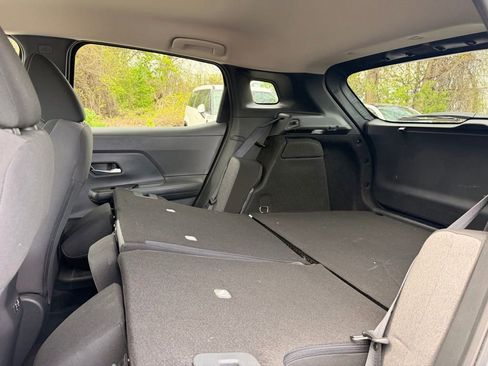 Used 2025 Nissan Kicks SV w/ Charging Package AWD/4WD image 30