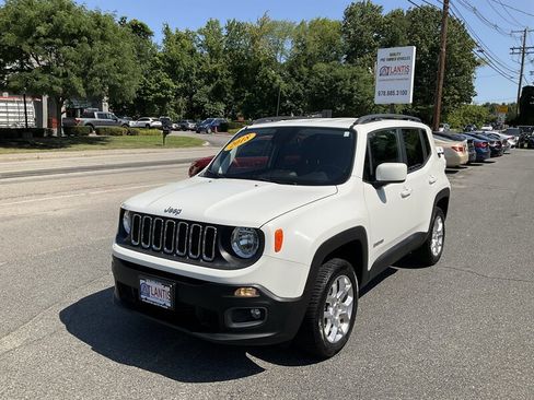 Used 2018 Jeep Renegade Latitude w/ Cold Weather Group AWD/4WD image 1