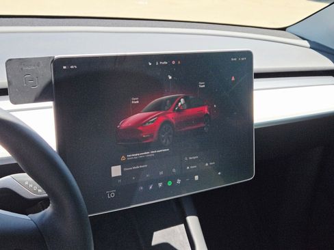 Used 2025 Tesla Model Y Long Range AWD/4WD image 11