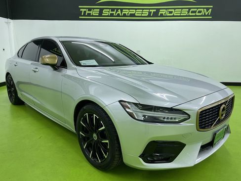 Used 2020 Volvo S90 T6 R-Design image 2
