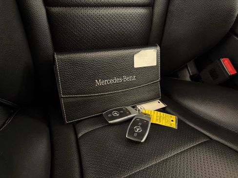 Used 2021 Mercedes-Benz GLC 300 4MATIC image 40