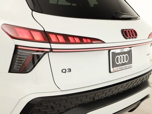 New 2026 Audi Q3 quattro 2.0T AWD/4WD image 32
