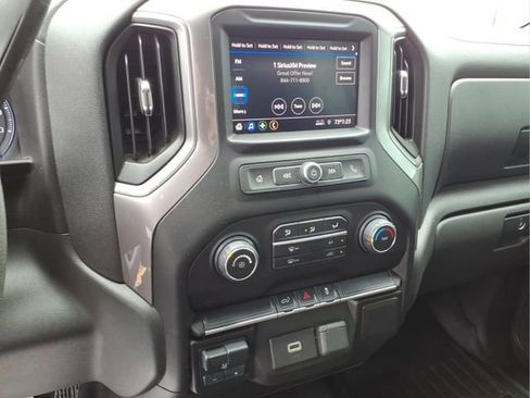 Used 2020 Chevrolet Silverado 1500 Custom w/ Custom Value Package image 9