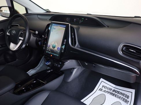 Used 2018 Toyota Prius Four w/ Advanced Technology Package FWD image 31