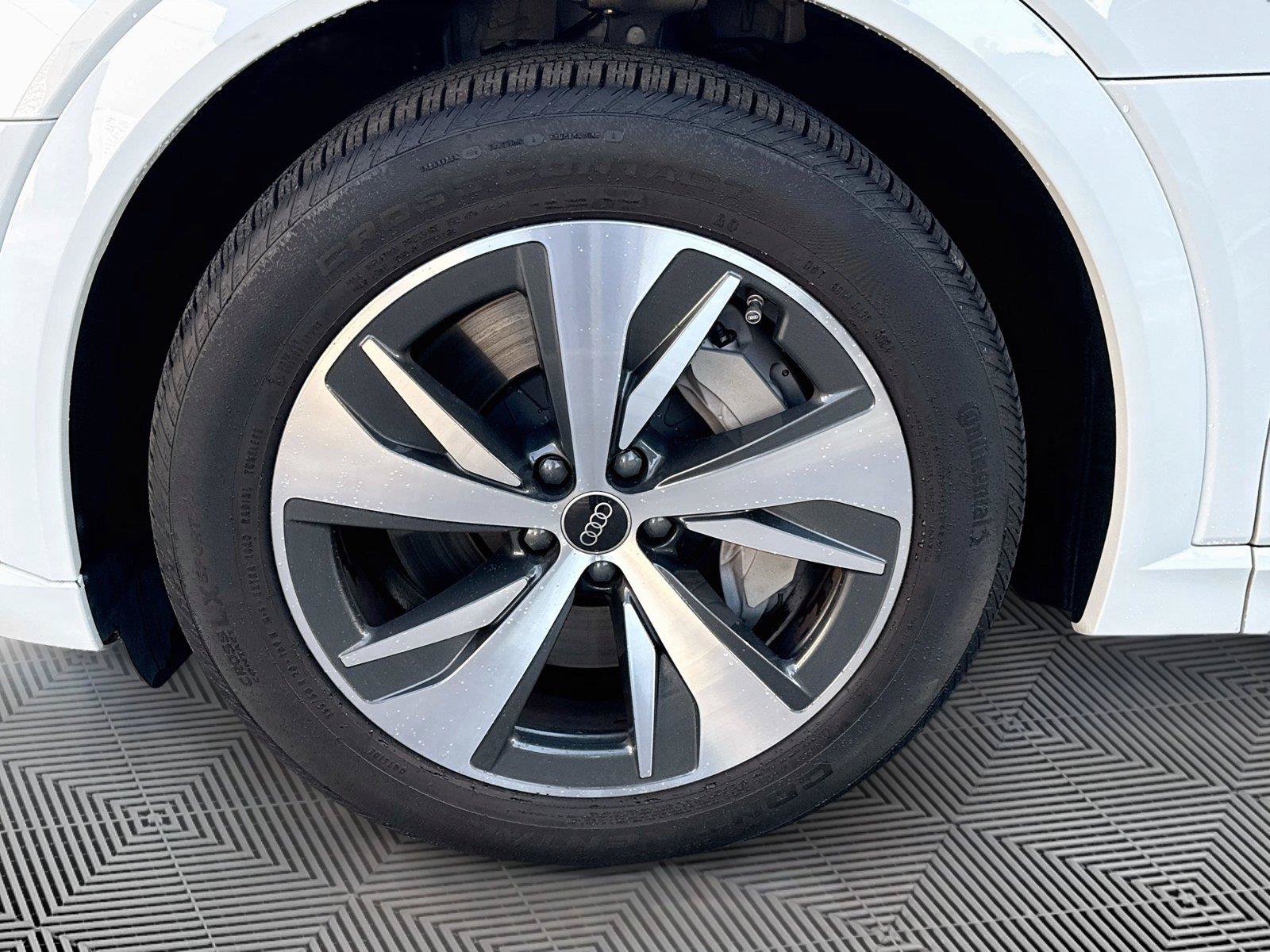 Certified 2024 Audi Q8 e-tron Premium Plus AWD/4WD image 33
