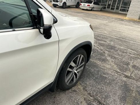 Used 2017 Honda Pilot Touring image 7