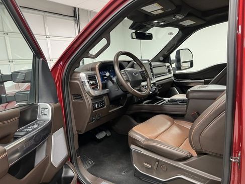 Used 2025 Ford F350 King Ranch w/ FX4 Off-Road Package image 18