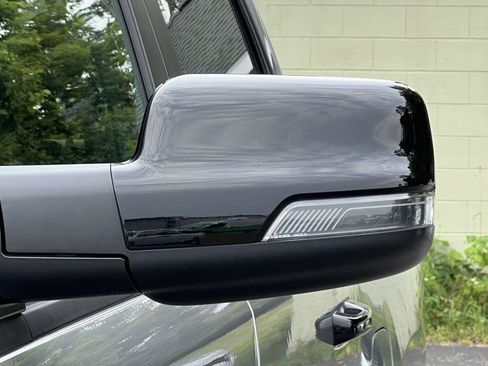 Used 2024 RAM 1500 Laramie AWD/4WD image 37