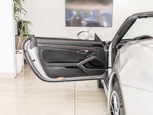 Used 2017 Porsche 911 Turbo S image 35