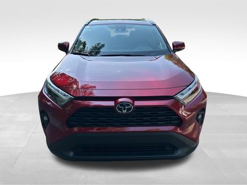 Used 2022 Toyota RAV4 XLE Premium FWD image 9