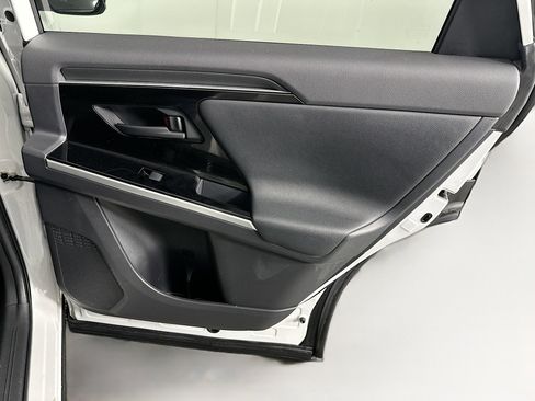 Used 2024 Toyota bZ4X XLE image 31