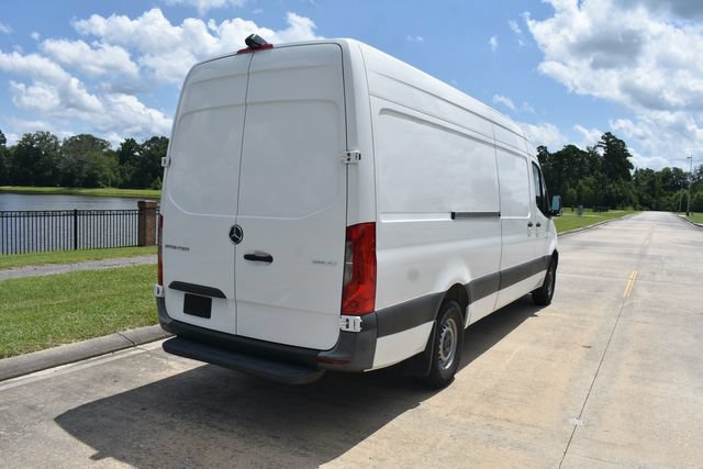 Used 2022 Mercedes-Benz Sprinter 2500 image 4