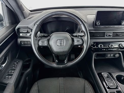 Certified 2025 Honda Pilot Sport image 21