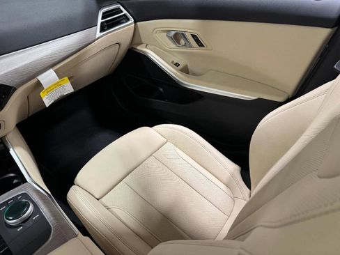 Used 2025 BMW 330i xDrive Sedan w/ Convenience Package image 17