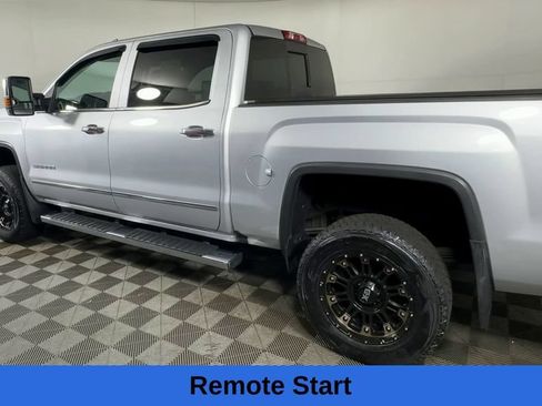 Used 2018 GMC Sierra 1500 SLT w/ SLT Premium Package AWD/4WD image 9