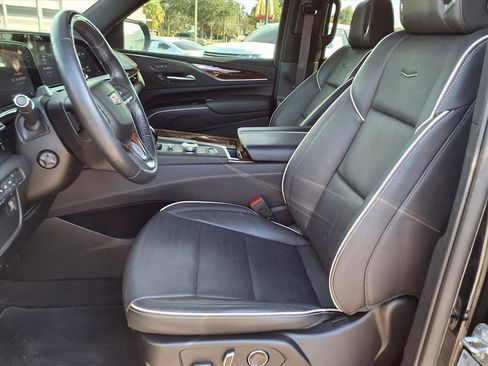 Used 2023 Cadillac Escalade ESV Premium Luxury image 14