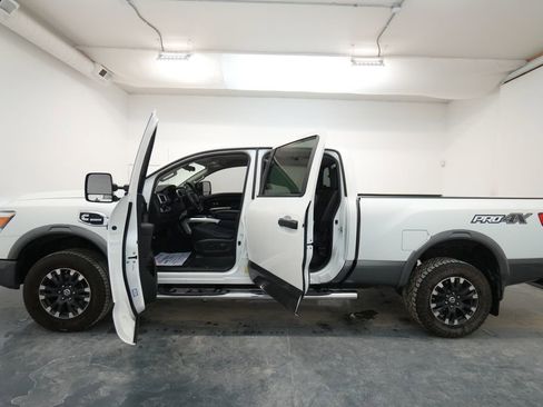 Used 2016 Nissan Titan PRO-4X image 21