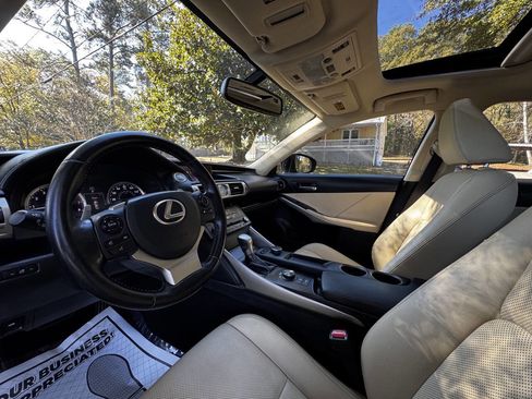 Used 2016 Lexus IS 300 AWD image 12