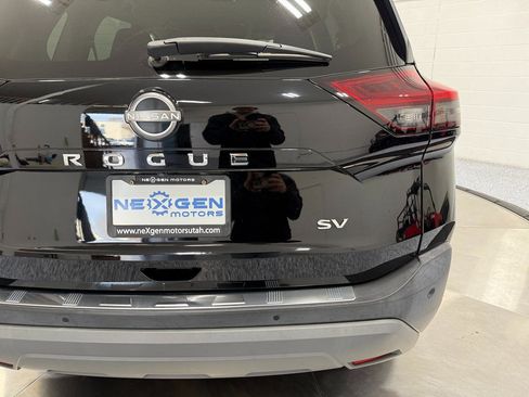 Used 2022 Nissan Rogue SV image 52