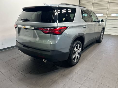 Used 2023 Chevrolet Traverse LT w/ LT Premium Package AWD/4WD image 3