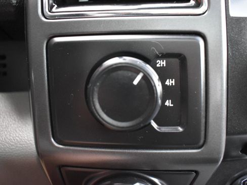 Used 2018 Ford F150 XLT w/ Equipment Group 302A Luxury AWD/4WD image 35